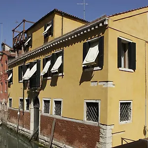 Al Palazzetto Itália