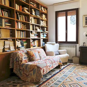 Nouvelle Vague Apartment