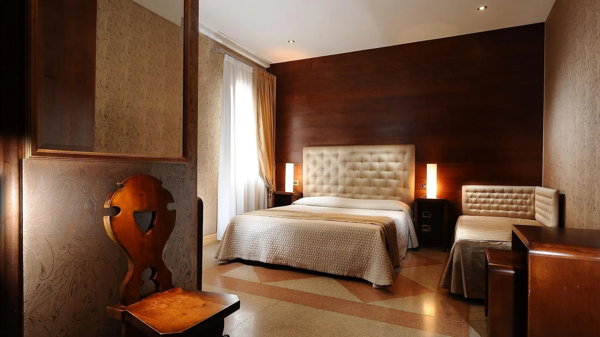 Hotel Abbazia Venecia 3*,