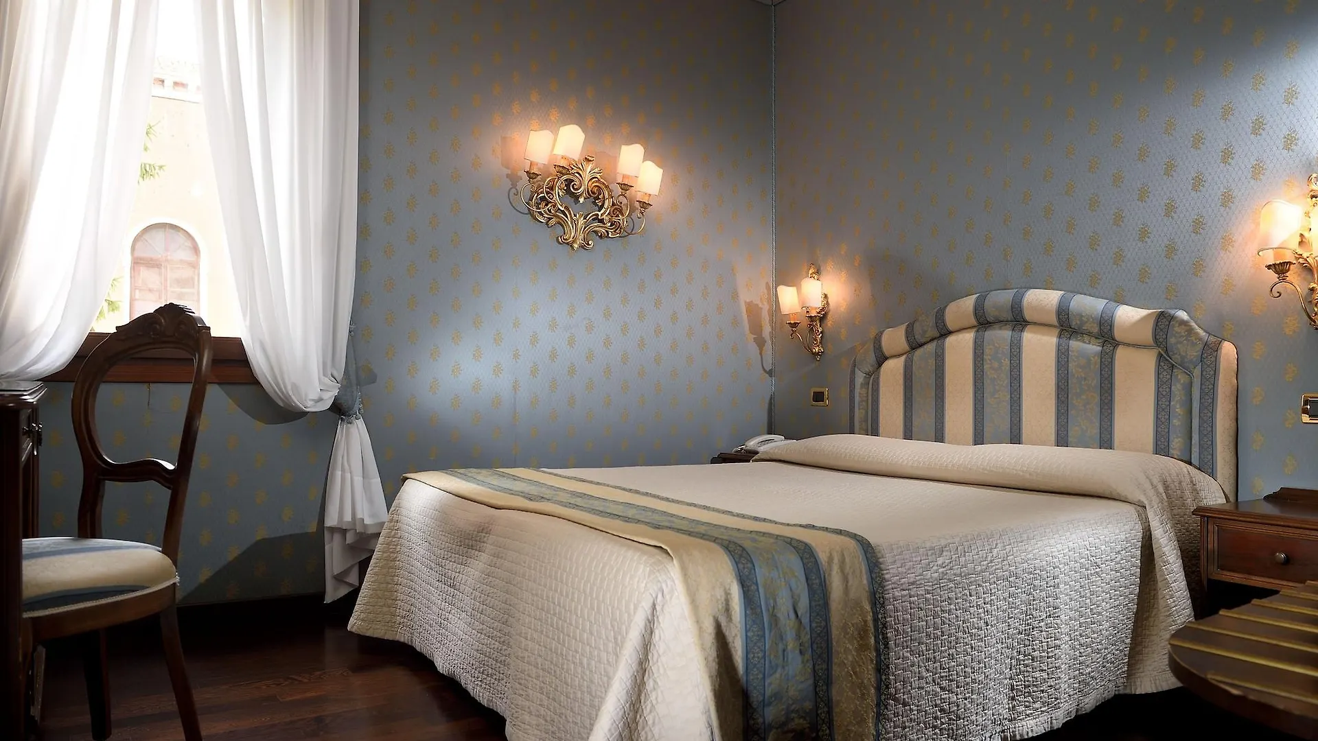 Hotel Abbazia Venecia 3*,