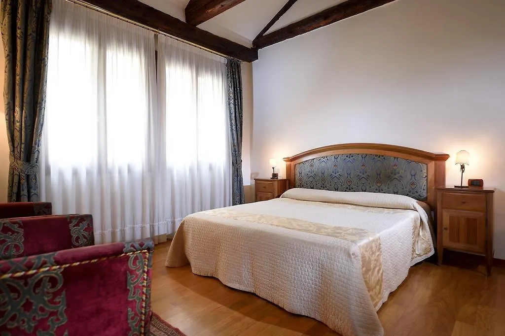 Hotel Abbazia Venecia 3*,  Italia
